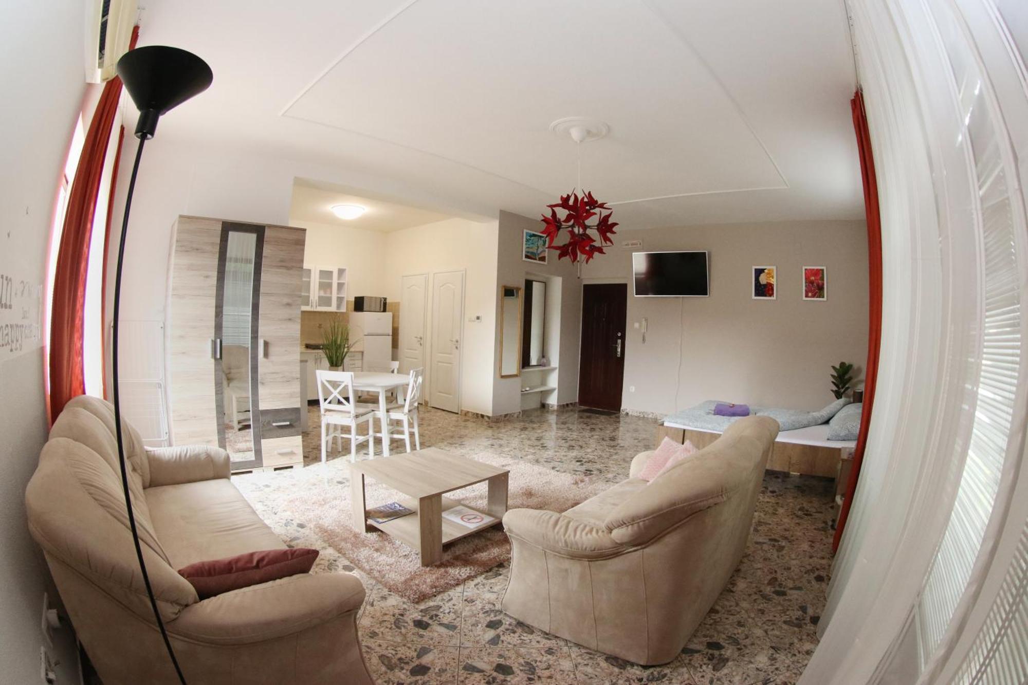 Gödöllő Tulipan Apartman מראה חיצוני תמונה